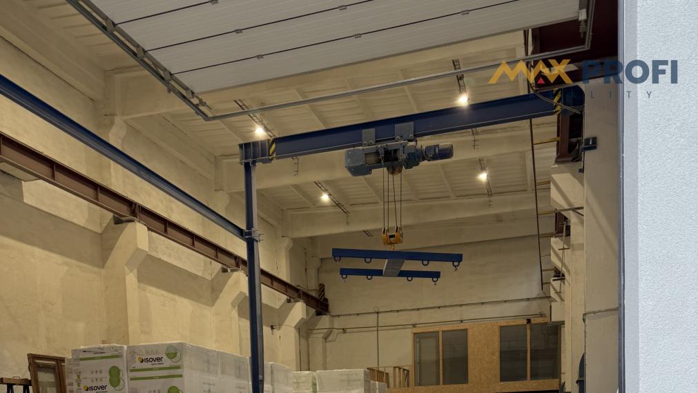 Na prenájom, univerzálna zateplená hala – Martin, 388m2