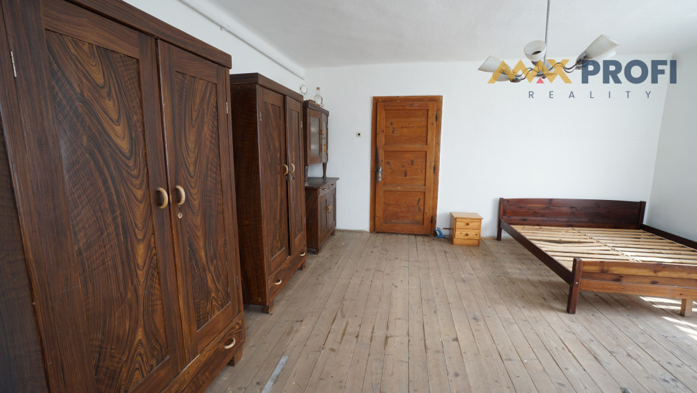 Predaj, domu s  pozemkom  782 m2, Slovenské Pravno