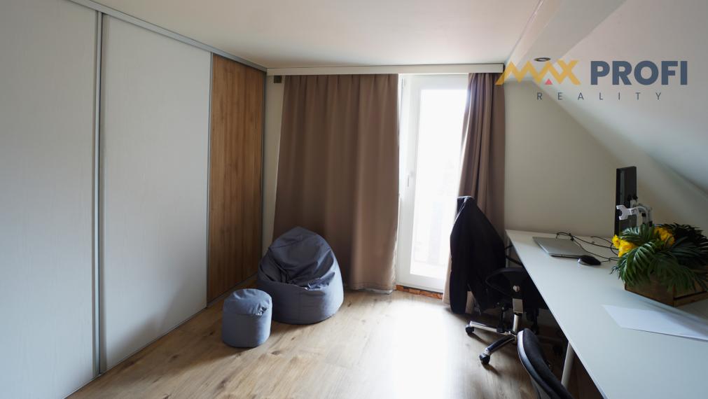 Na predaj, rodinný dom, 138m2  – pokoj, krb a moderné technológie, Martin, Bystrička