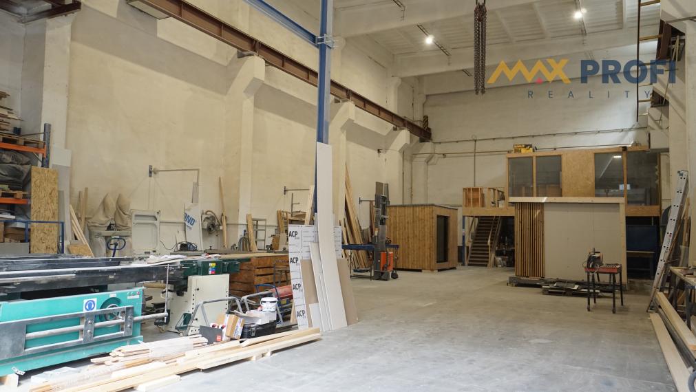 Na prenájom, vykurovaná univerzálna hala, Martin, 388m2