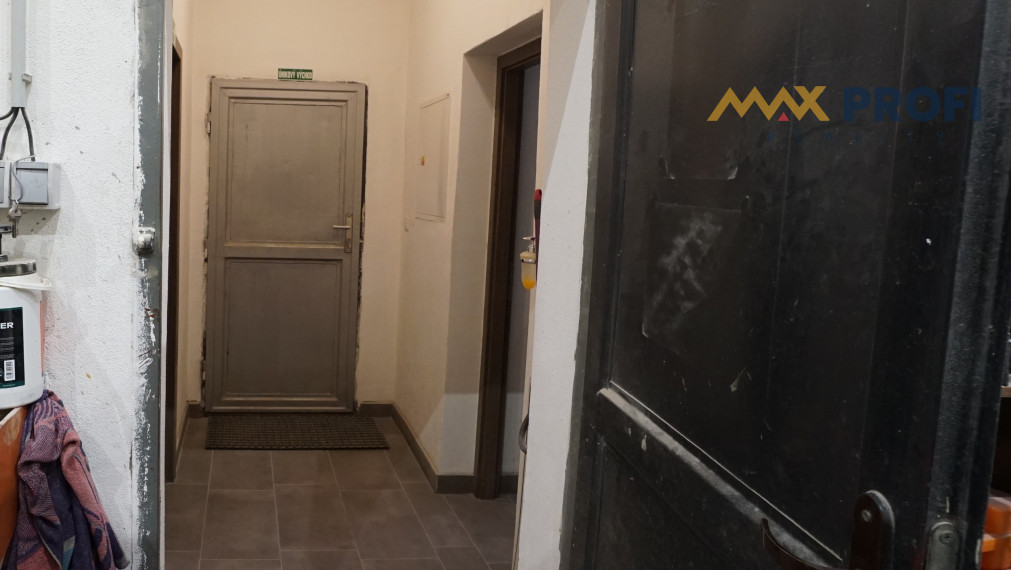 Na prenájom, vykurovaná univerzálna hala – Martin, 388m2