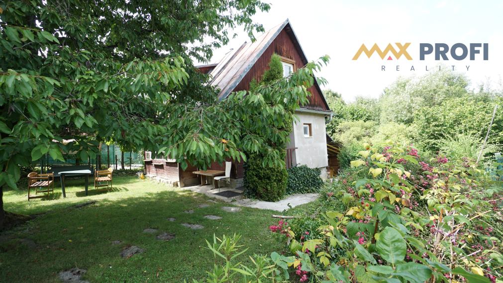 Predaj slnečnej záhrady/stavebného pozemku s chatkou, 692m2,  Martin