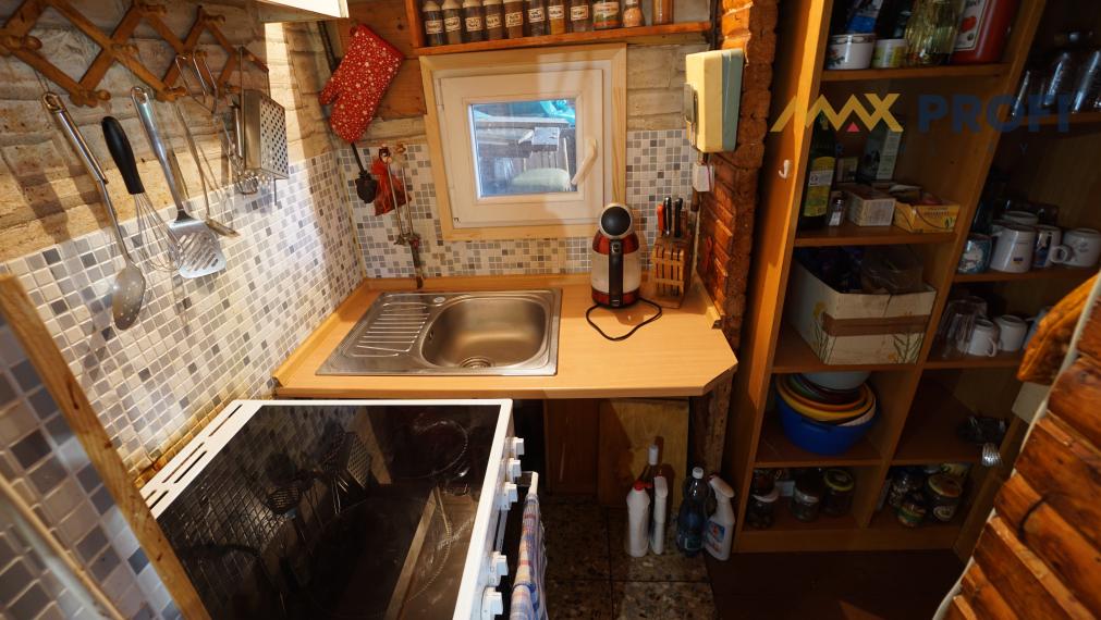 Predaj slnečnej záhrady/stavebného pozemku s chatkou, 692m2,  Martin