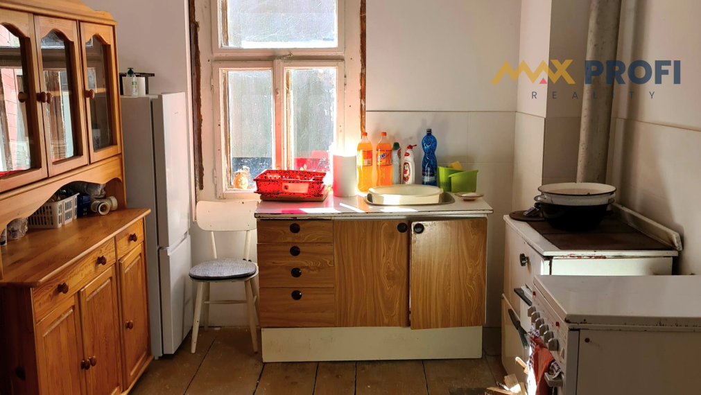 Na predaj, domček 54m2 s veľkým humnom 106m2,pozemok  852m2,  Rojkov-Stankovany, Ružomberok