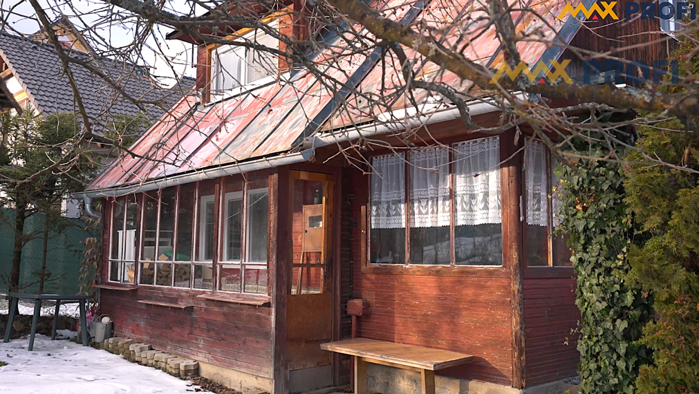 Predaj chaty pri potôčiku a stavebného pozemku, 692m2,  Martin, Stráne