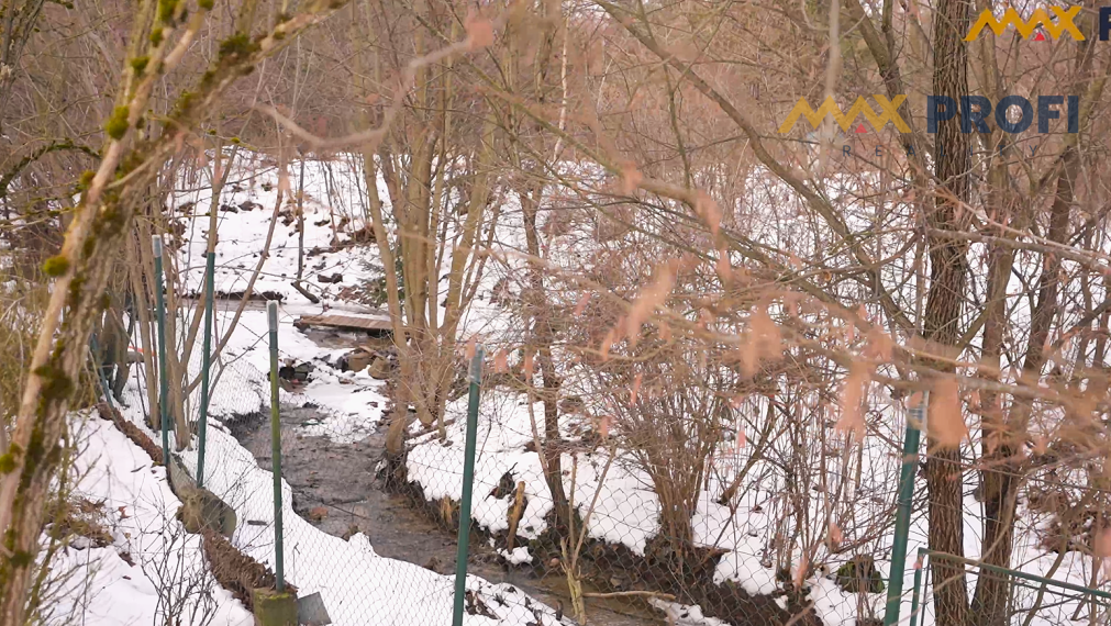 Predaj stavebného pozemku s chatou pri potôčiku, 692m2,  Martin, časť Korunovo
