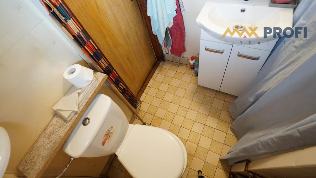 Predaj stavebného pozemku s chatou pri potôčiku, 692m2,  Martin, časť Korunovo