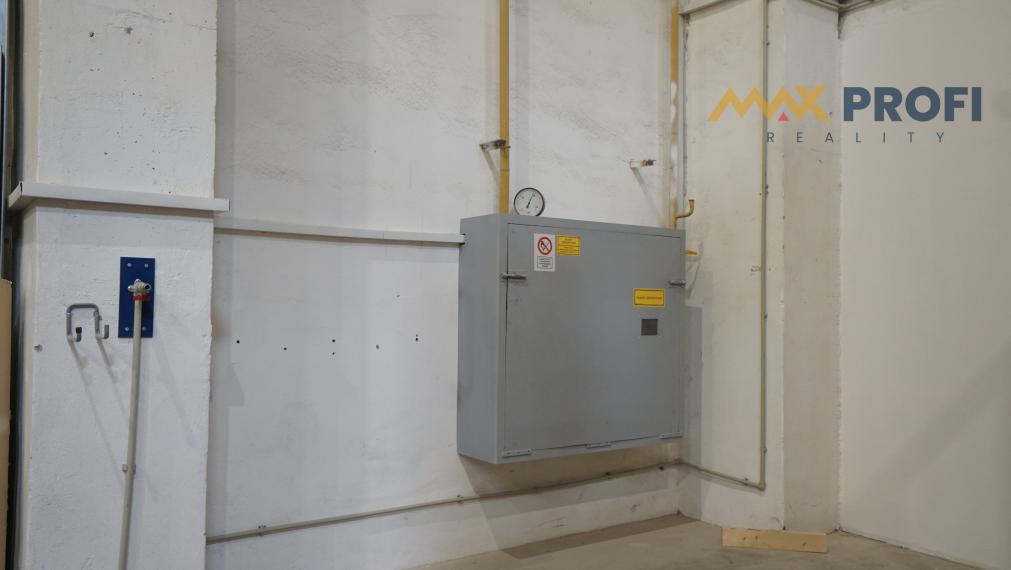 Na prenájom, Ideálny priestor pre vašu firmu - vykurovaná univerzálna hala – Martin, 388m2