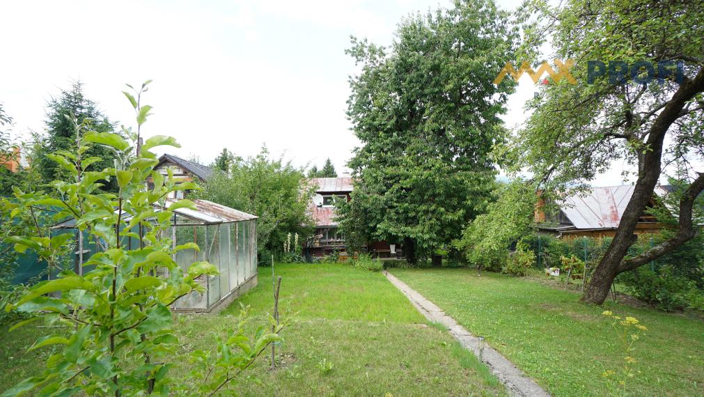 Predaj rekreačného/stavebného pozemku pri potôčiku - 692m2 s chatou,  Martin, Stráne