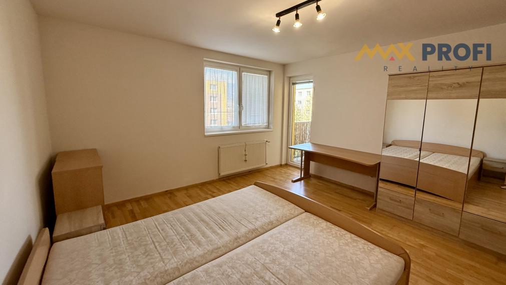 PRENÁJOM | 2-izbový byt, 66m2, loggia s výhľadom, 2 parkovacie miesta | Martin – Ľadoveň