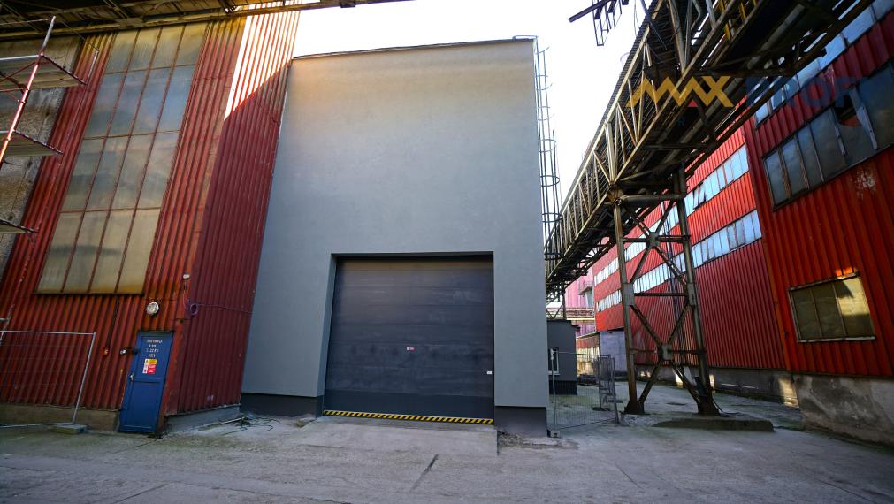 Na prenájom, univerzálna zateplená hala – Martin, 388m2