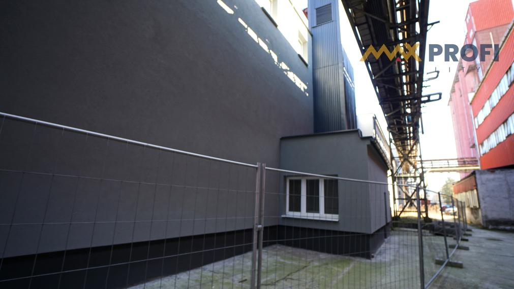 Na prenájom, univerzálna zateplená hala – Martin, 388m2