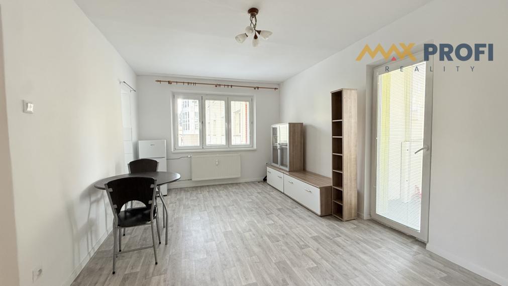 Prenájom, 1 izb. byt 30m2 s veľkou loggiou 6m2, Martin - širšie centrum