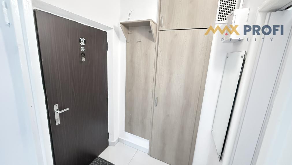 Prenájom, 1 izb. byt 30m2 s veľkou loggiou 6m2, Martin - širšie centrum