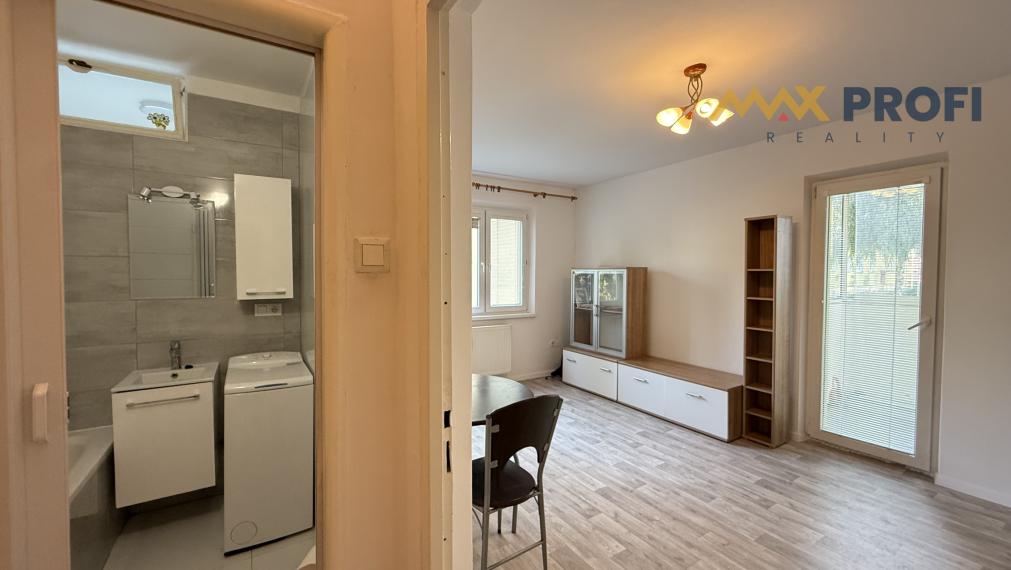 Prenájom, 1 izb. byt 30m2 s veľkou loggiou 6m2, Martin - širšie centrum