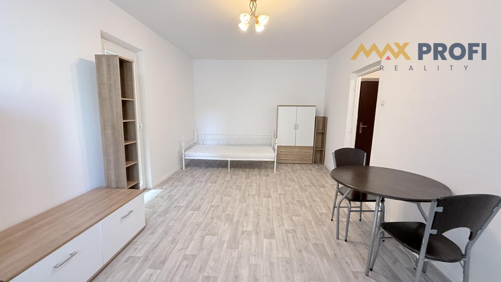 Prenájom, 1 izb. byt 30m2 s veľkou loggiou 6m2, Martin - širšie centrum