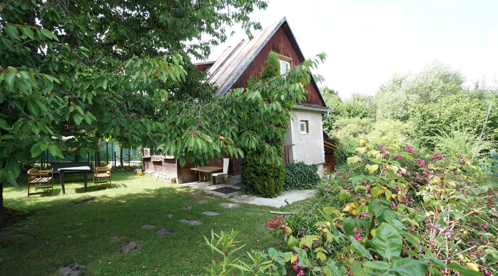 Predaj, malý domček  20m2 so záhradou 692m2, Martin, Stráne