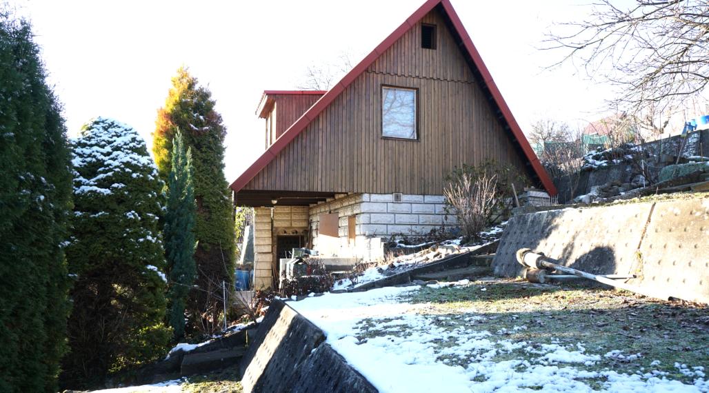 Na predaj, chatka so záhradou 373m2, Martin, časť Hrby