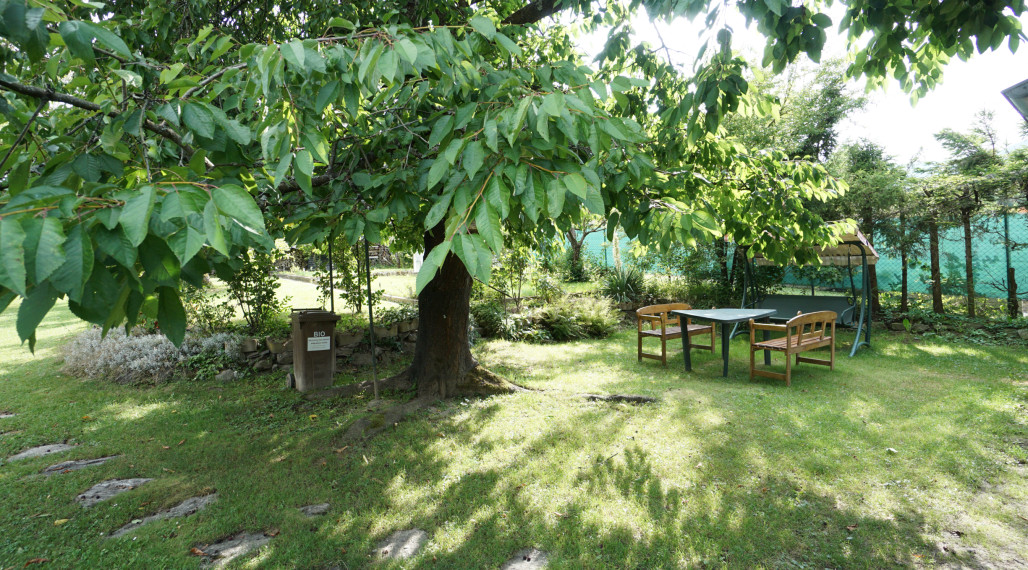 Predaj rekreačného/stavebného pozemku pri potôčiku - 692m2 s chatou,  Martin, Stráne