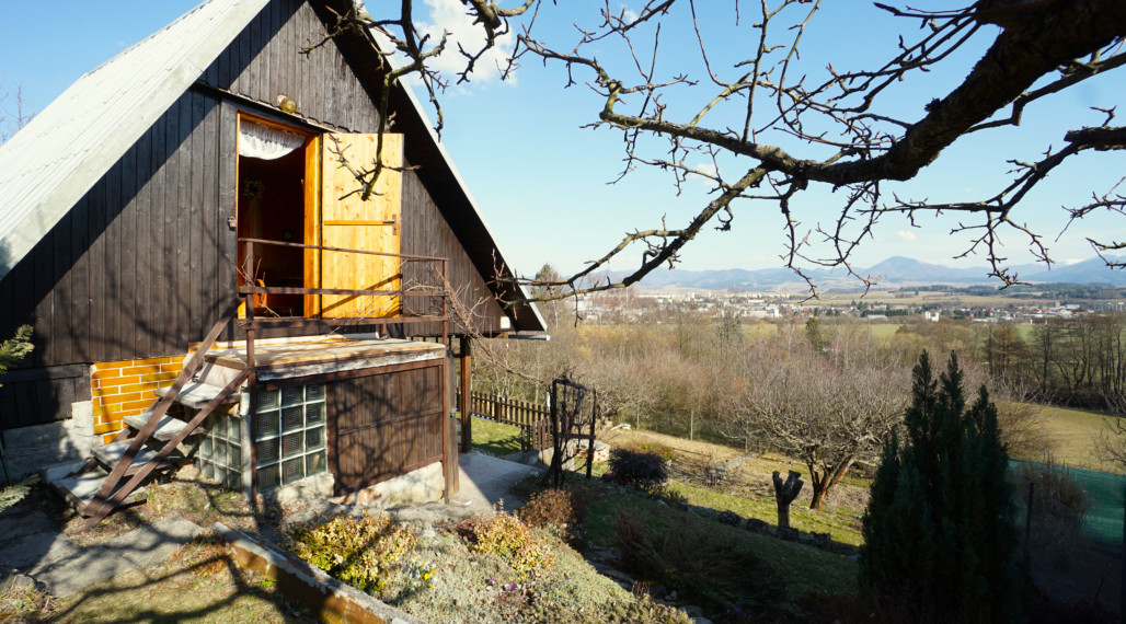 Záhradná chatka s výhľadom a nízkymi nákladmi, záhrada 339m2, Martin