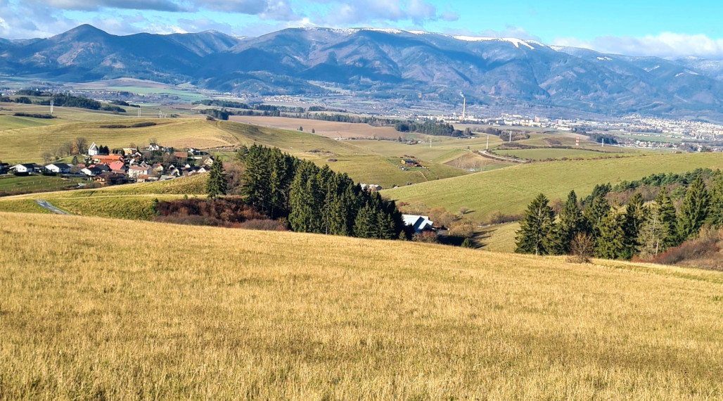 Na predaj pozemok Turčianske Jaseno.