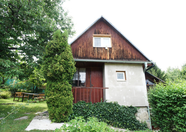 Celoročne obývateľná chatka pri potôčiku, Martin