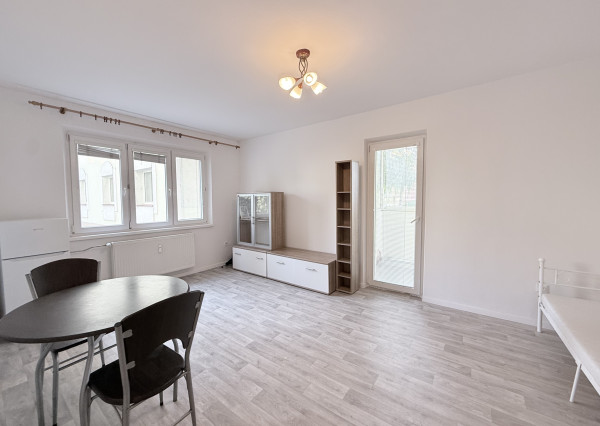 Prenájom, 1 izb. byt 30m2 s veľkou loggiou 6m2, Martin - širšie centrum