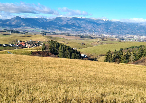 Na predaj pozemok Turčianske Jaseno.