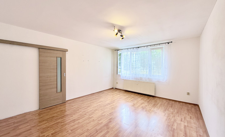 Na predaj, priestranný 3(4)-izbový byt 77 m²  – Martin Záturčie
