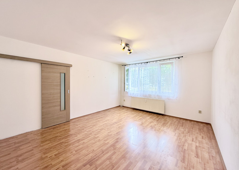 Na predaj, priestranný 3(4)-izbový byt 77 m²  – Martin Záturčie